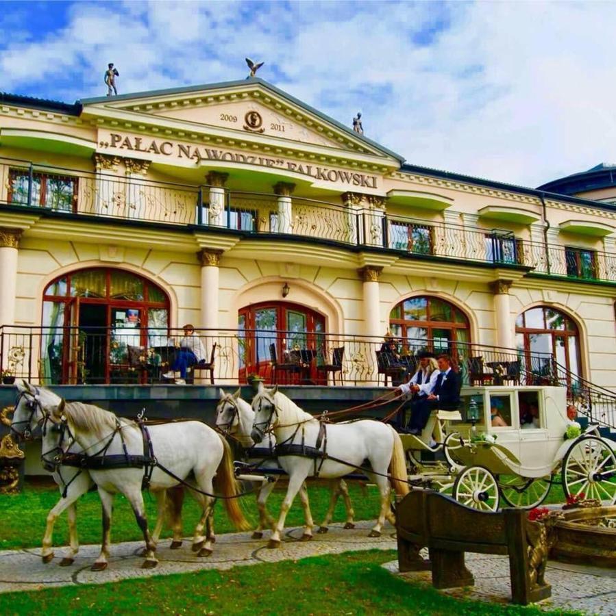 Uzdrowisko Sanatorium Augustow Palac Na Wodzie Falkowski 외부 사진